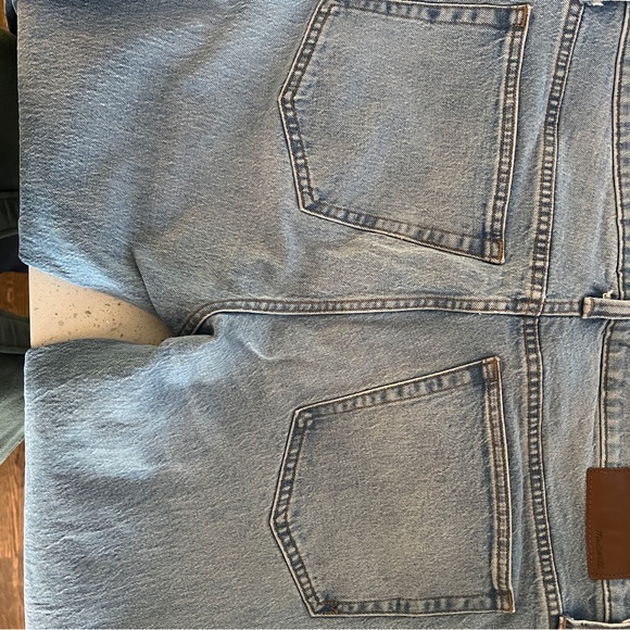 Athletic slim jeans - Picture 3 of 5